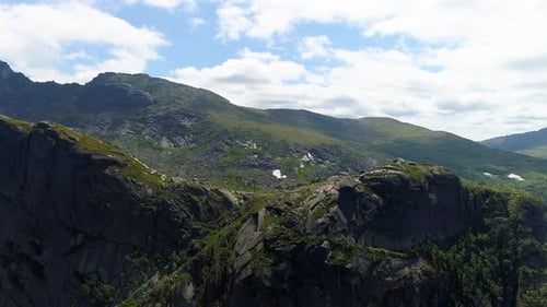 Montagnes de Sibérie