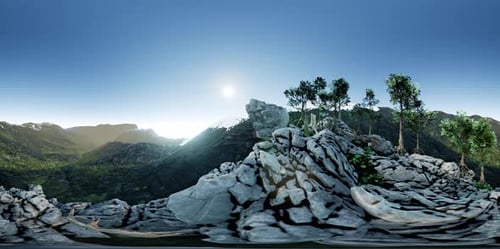 Vr 360 Luftbildkamera bewegt sich über Felsen in Bergen. Bereit für VR