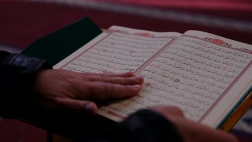 Lesen Sie muslimische heilige Bücher