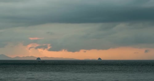 Timelapse of Light Rays Over the Sea or Ocean at Sunset