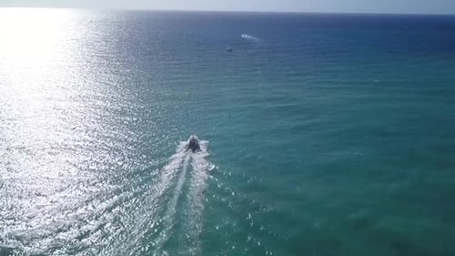 Boat In The Middle Of The Sea 60fps