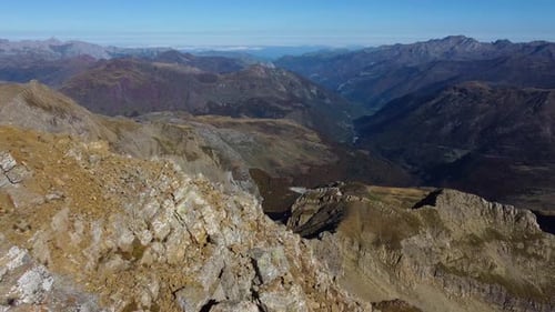 Vista aérea desde la cima de la montaña