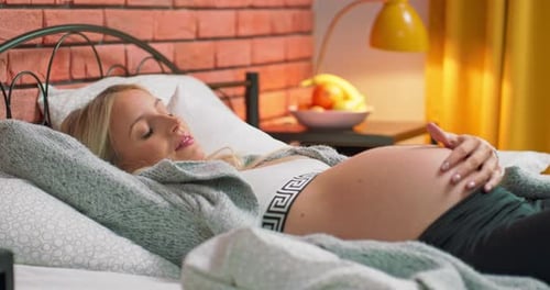 Пошла кровь при беременности: причины, о которых молчат врачи, и четкий план действий