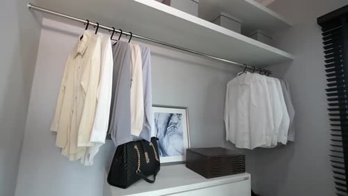Idée de décoration moderne et élégante pour dressing