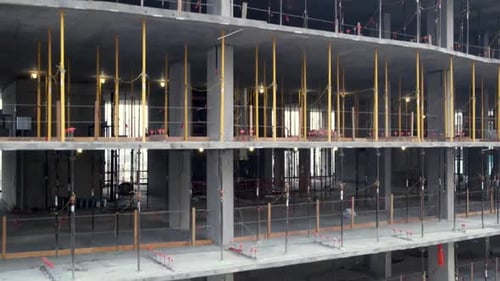 Foto aérea de un nuevo edificio de gran altura en construcción