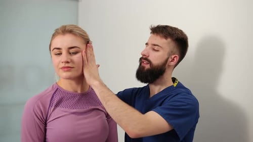 Nackenschmerzen Chiropraktik Rückenanpassung