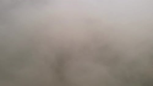 Volando a través de las nubes