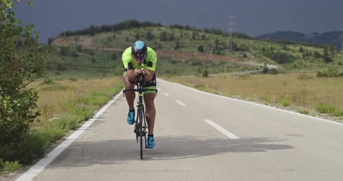 Triathlon Sportsman Athlet Radfahrer Reiten Professionelles Rennrad
