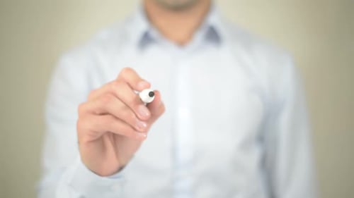 FAQ, Geschäftsmann schreibt auf transparentem Bildschirm