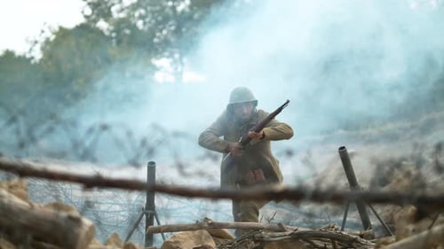 WW2 soldier on the battlefield, Ultra Slow Motion