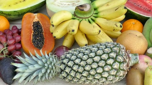 Beaucoup de fruits mélangés, aliments sains