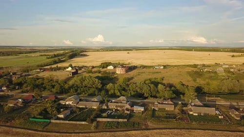 Vieille église dans le village
