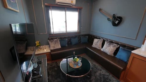 Coole und stilvolle Wohnzimmer-Deko-Idee für kleine Räume