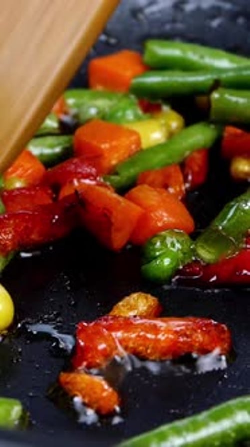 Traditionelles mexikanisches Gemüse rösten, Mais, rote Paprika, grüne Bohnen, grüne Erbsen
