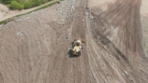 Spezielle Traktorsortierung von Abfällen auf städtischen