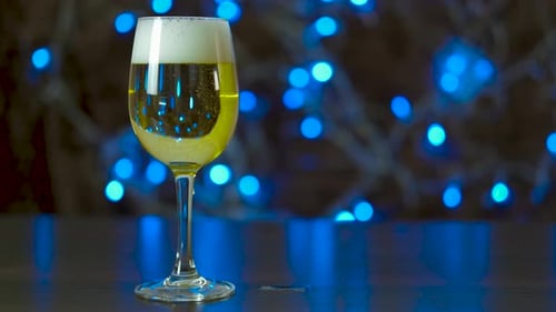 Top up a champagne.