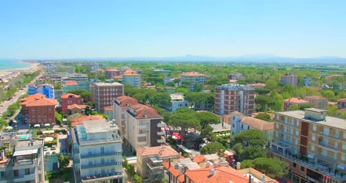 Cesenatico Town En Italie En journée, vue depuis un gratte-ciel, grand angle