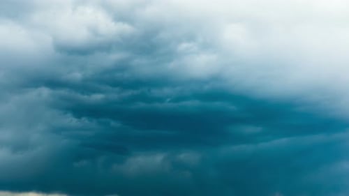 Nubes de lluvia, time-lapse