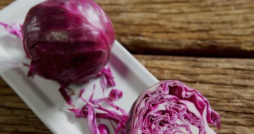 Rotkohl auf Tablett 4k