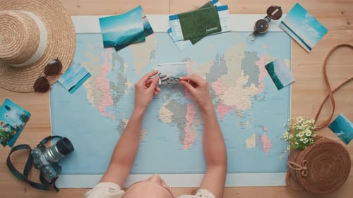 Travel Planning with Photos on World Map