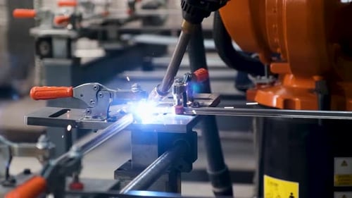 Schweißroboter bei der Arbeit
