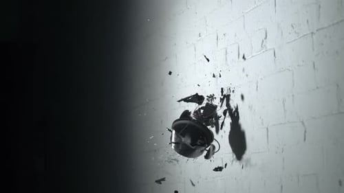 Smashing clock, Slow Motion