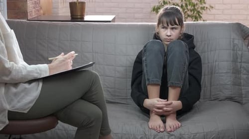 Psychologe hilft in der Kindheit