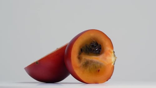 Tamarillo 42