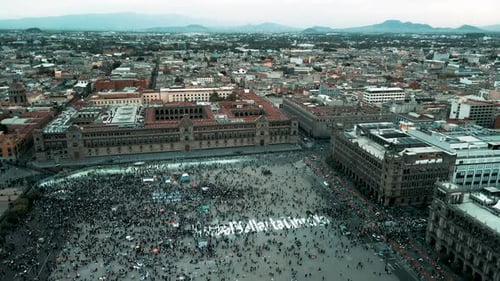 Vista orbital de la mujer marcha 8m día internacional en la ciudad de México Plaza principal Zócalo