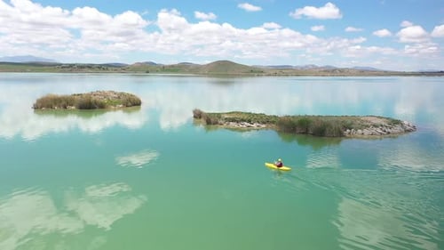 Jeune Homme Canoë Sur Le Lac Vue Aérienne
