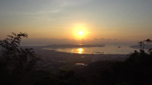Sonnenaufgang auf der Aussichtsplattform