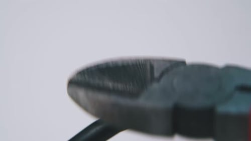 Wire Cutters Cleanly Clip Single Black Wire