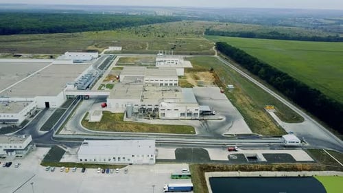Extérieur moderne du bâtiment industriel