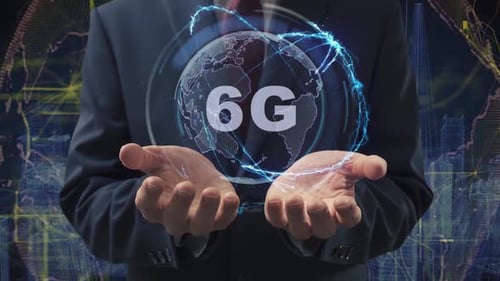 Männliche Hände aktivieren Hologramm 6G