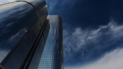 Business Center zwei Gebäude vor dem Hintergrund sich schnell bewegender Wolken