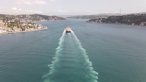 Schiff im Bosporus Istanbul
