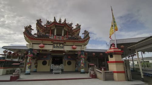 Timelapse traditional chinese taoist temple