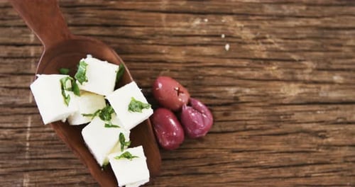 Cubes de fromage aux herbes