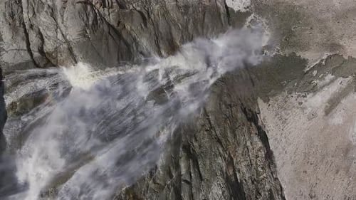 A Beautiful Waterfall in the Upper Reaches of the Tanadon Gorge