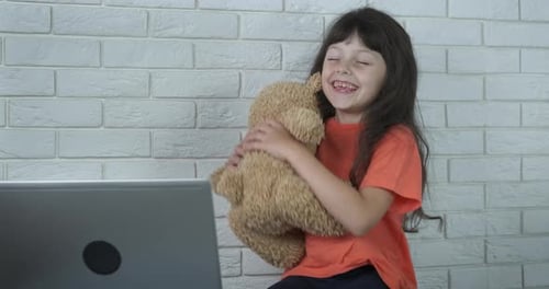 Child Look Upset Video