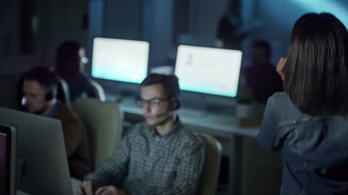 Arbeiten bei Call Center at Night