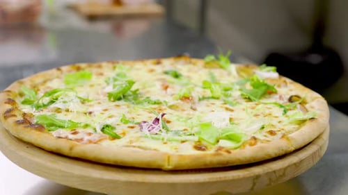 Pizza mit Kräutern