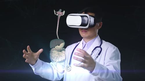 Doctor Uses VR to View Digestive System