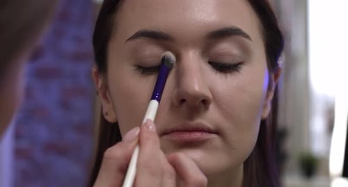 Upper Eyelid Makeup