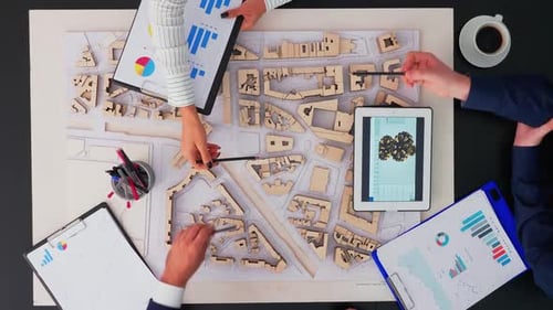 Ingenieure planen ehrgeiziges Brainstorming