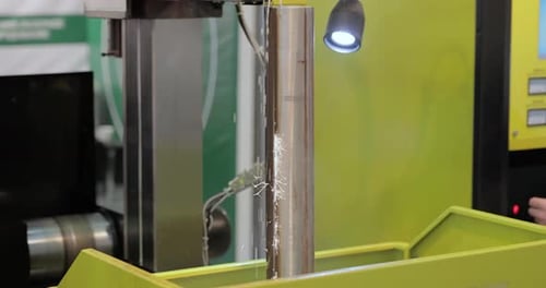 Machine Cutting Metal Rod with Metal Wire