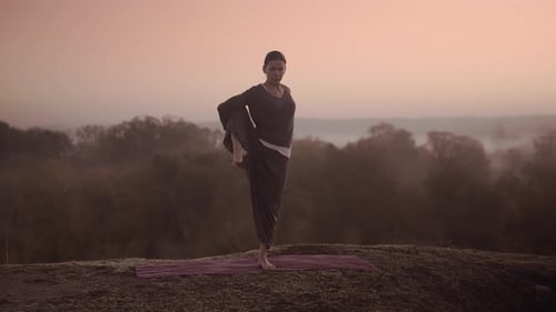 Zen-Wellness bei Sonnenaufgang