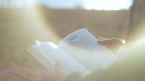 Lire la Bible 4K