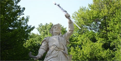 Statue 3
