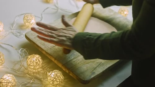 I Spread the Cream on the Square Baking Cakes